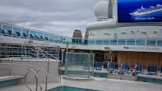 Coral Princess, Lido Pool in Sydney Harbour