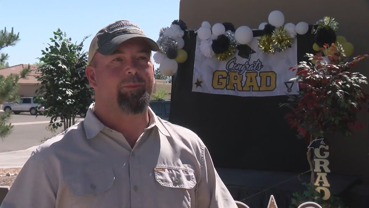 Rio Rancho Stage Rio Rancho dad, friends build stage for 2020 graduates to cross - YouTube
