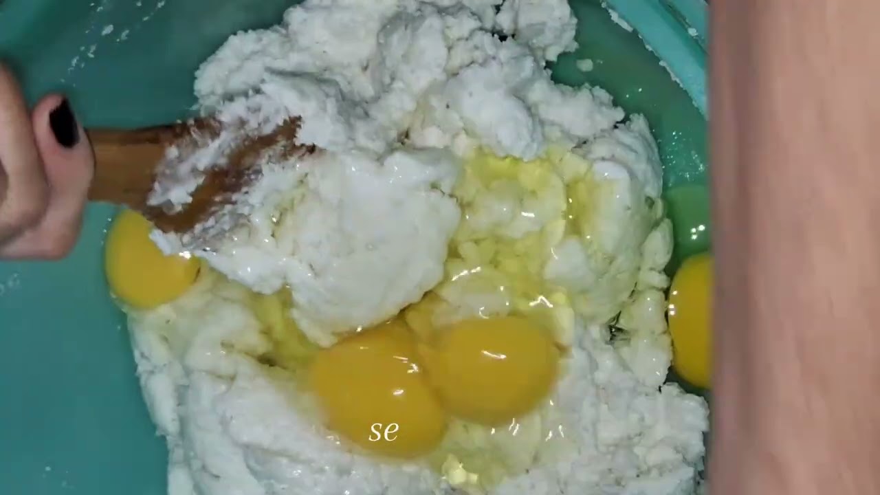 Biscoito de queijo (assado)