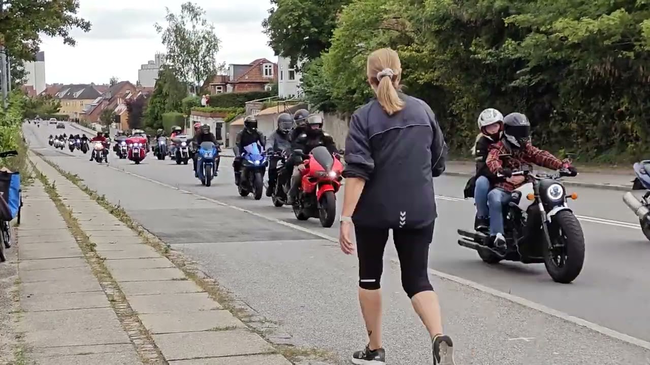 1000 motorcyklister fejrer kræftsyge Fiona i Næstved