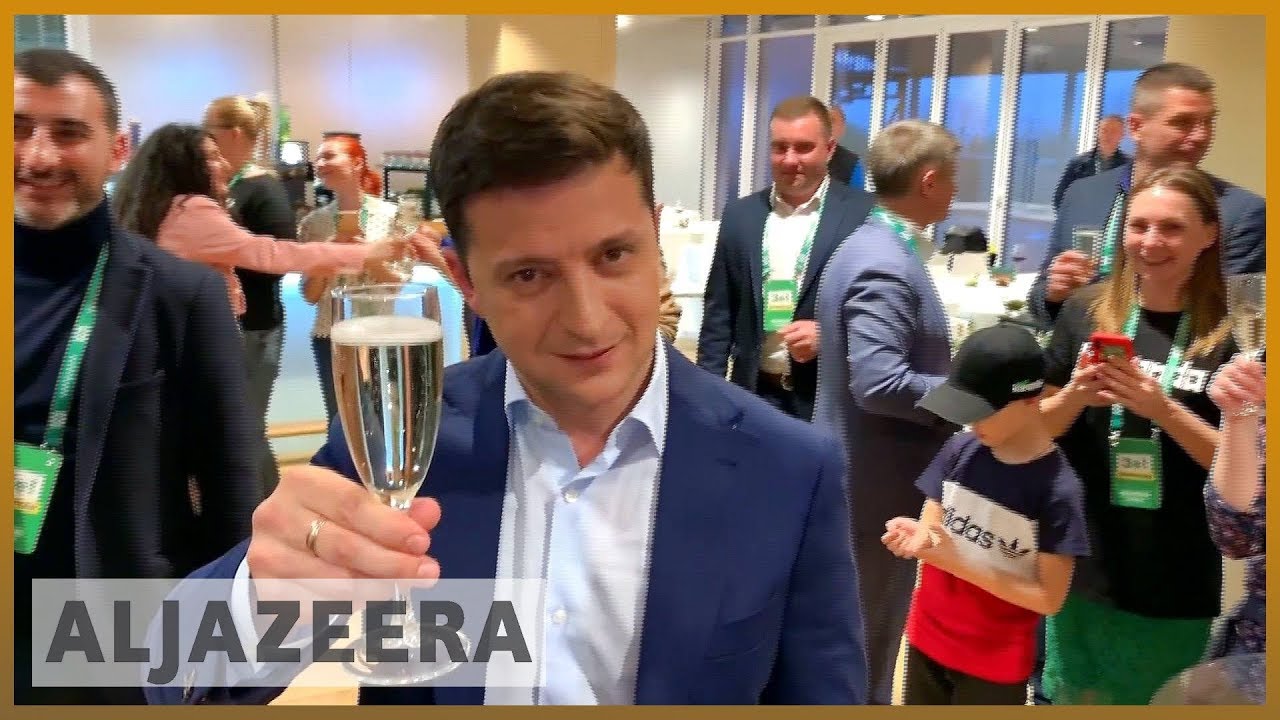 🇺🇦 فولوديمير زيلينسكي يفوز في الانتخابات الرئاسية الأوكرانية: استطلاعات الرأي عند الخروج من مراكز الاقتراع | الجزيرة الإنجليزية