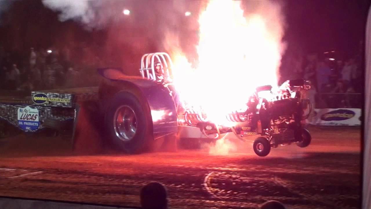 Mr. Twister Modifed Tractor erupts into a fireball at Saluda, SC