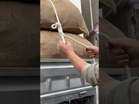 So Strong and Reliable! The Trucker’s Hitch I Use Most on the Farm🚚