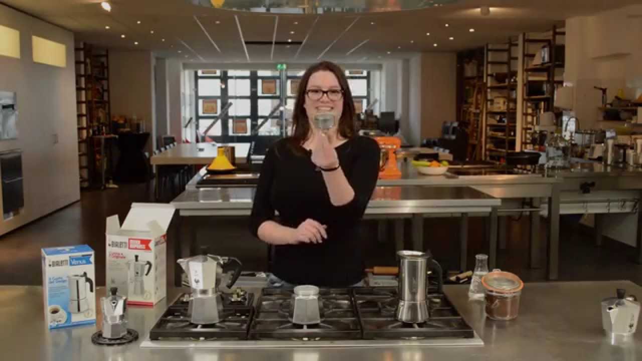 pijn doen Vergevingsgezind inkt Koffie zetten met een Bialetti Moka Express percolator - YouTube