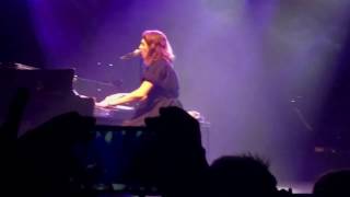 Regina Spektor sings "Après Moi" in Denver 2017