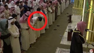 Download ما حدث لهذا الشاب و هو يصلي أبكى العالم العربي كله و سوف تبكي انت الآن !! شاهد ا Video MP3 ما حدث لهذا الشاب و هو يصلي أبكى العالم العربي كله و سوف تبكي انت الآن !! شاهد ا
