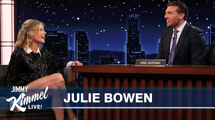 Julie Bowen on Making Happy Gilmore 2, Parenting Teenage Boys & She Guesses if Pedestrians are High