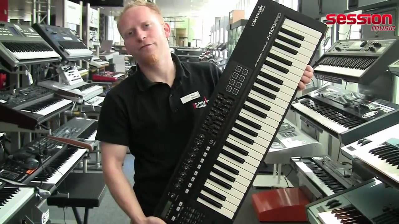 Roland A-500 Pro USB MIDI Controller Keyboard | Gear4music - YouTube