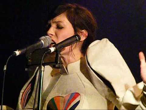 Sarah Sleeper Photo 11