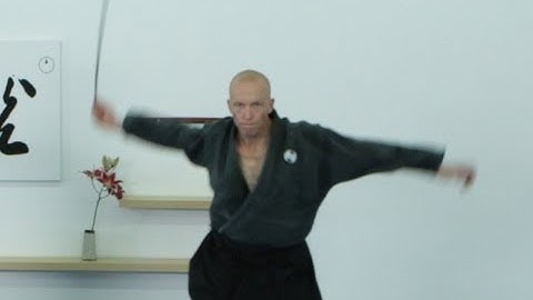 Short chain diagonal strike, Kusari fundo, hane age -- Ninjutsu technique for Akban wiki