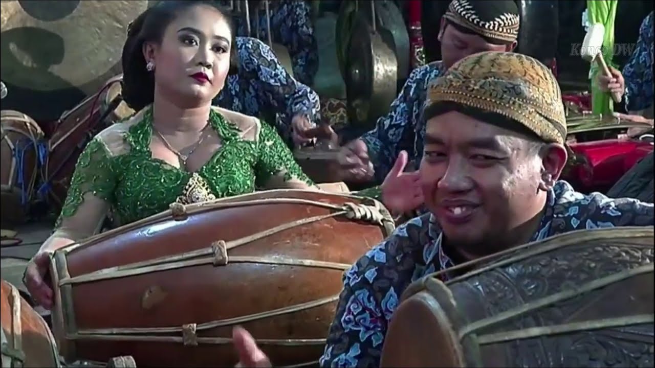 Sinden Eka Uget uget Pinter Kendang - Bakat Sinden