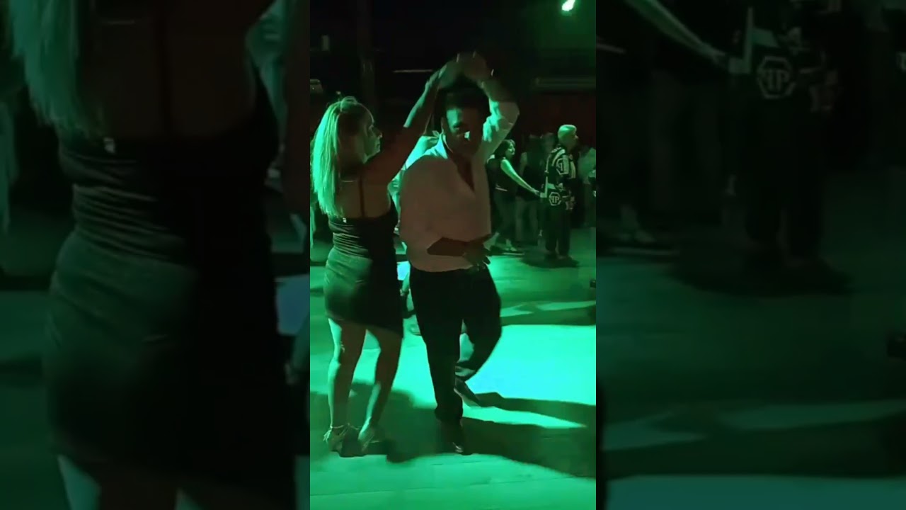 Girl of the eighties.  France Yoli.  Bailando con Eugenia.