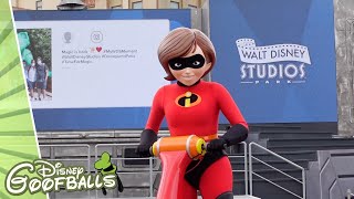 The Incredibles Social Distance Greeting - Disneyland Paris 2020