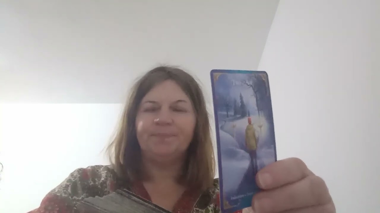 Tarotul spune: asta se intampla pe la spatele tau! Vecinul tau te va uimi!!....