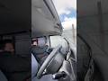 災害時に車の窓ガラスを割るならやっぱりヘッドレストが一番！