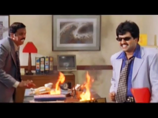 Vivek superb comedy while going office for an job interview | Cinema Junction class=