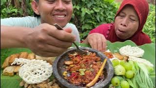 SAMBAL CUMI PETE MENEMANI IBU PANEN KACANG TANAH