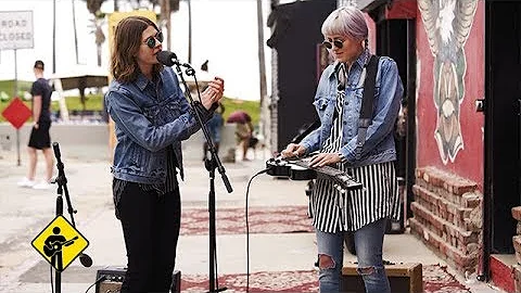 Come On in My Kitchen | Larkin Poe | Playing For C...