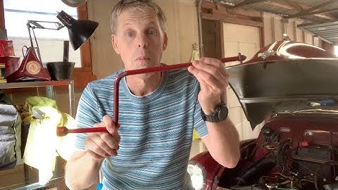 What could go wrong?!: Adjusting valve clearances on Morris Minor 1000 A-series engine