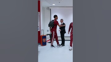 PRE-MATCH VIBES IN THE ARSENAL DRESSING ROOM 😎 #arsenal