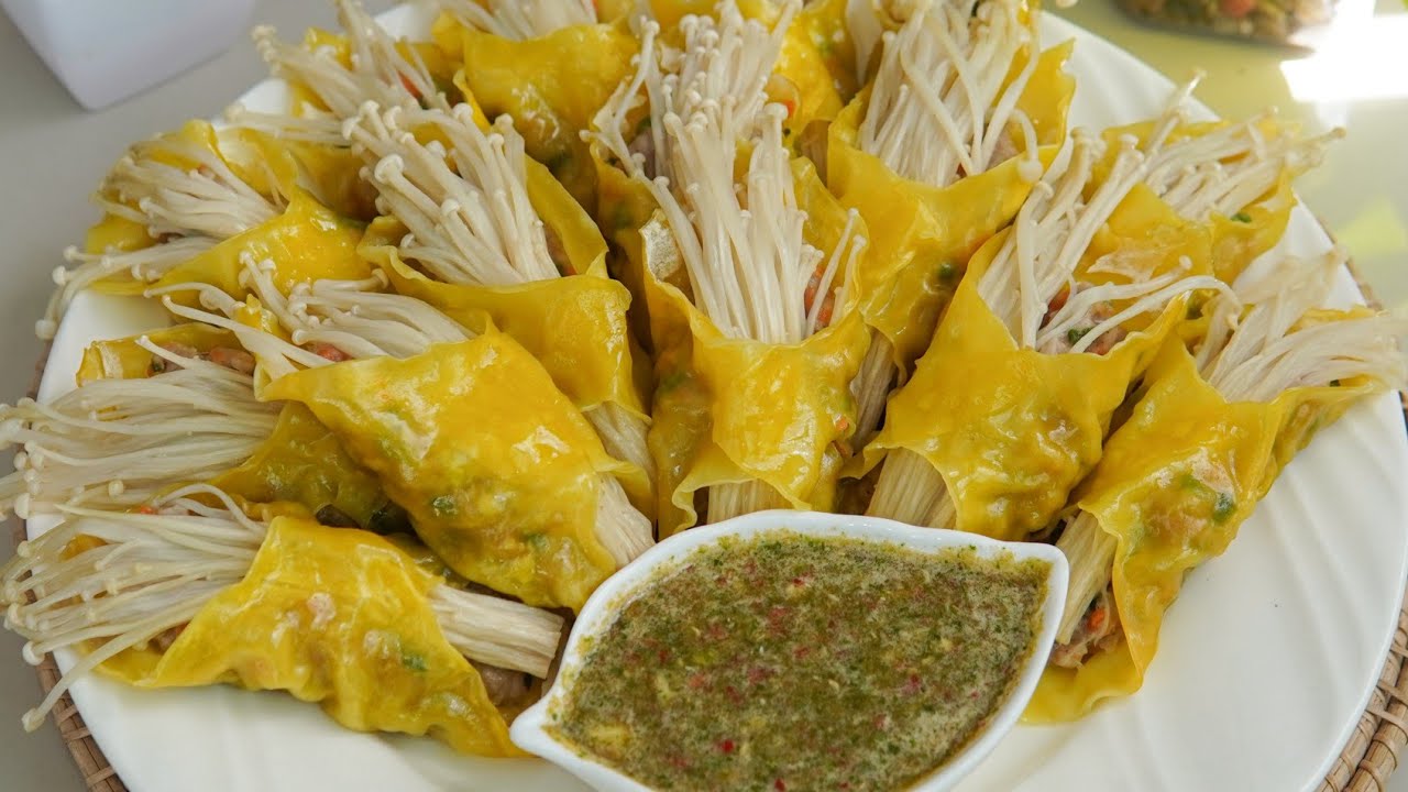 ဝက်သားအပ်မှို ဖက်ထုပ်ပေါင်းနည်းလေး…👩🏻‍🍳😋🥟