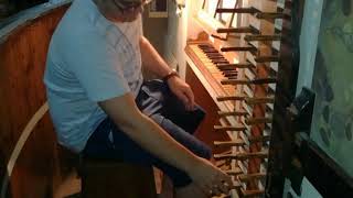 Pulling out all the stops - 1832 pipe organ