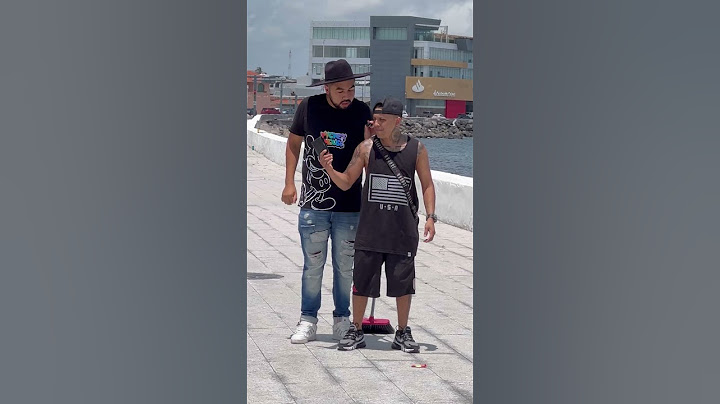 Broma del robo con escoba 😂