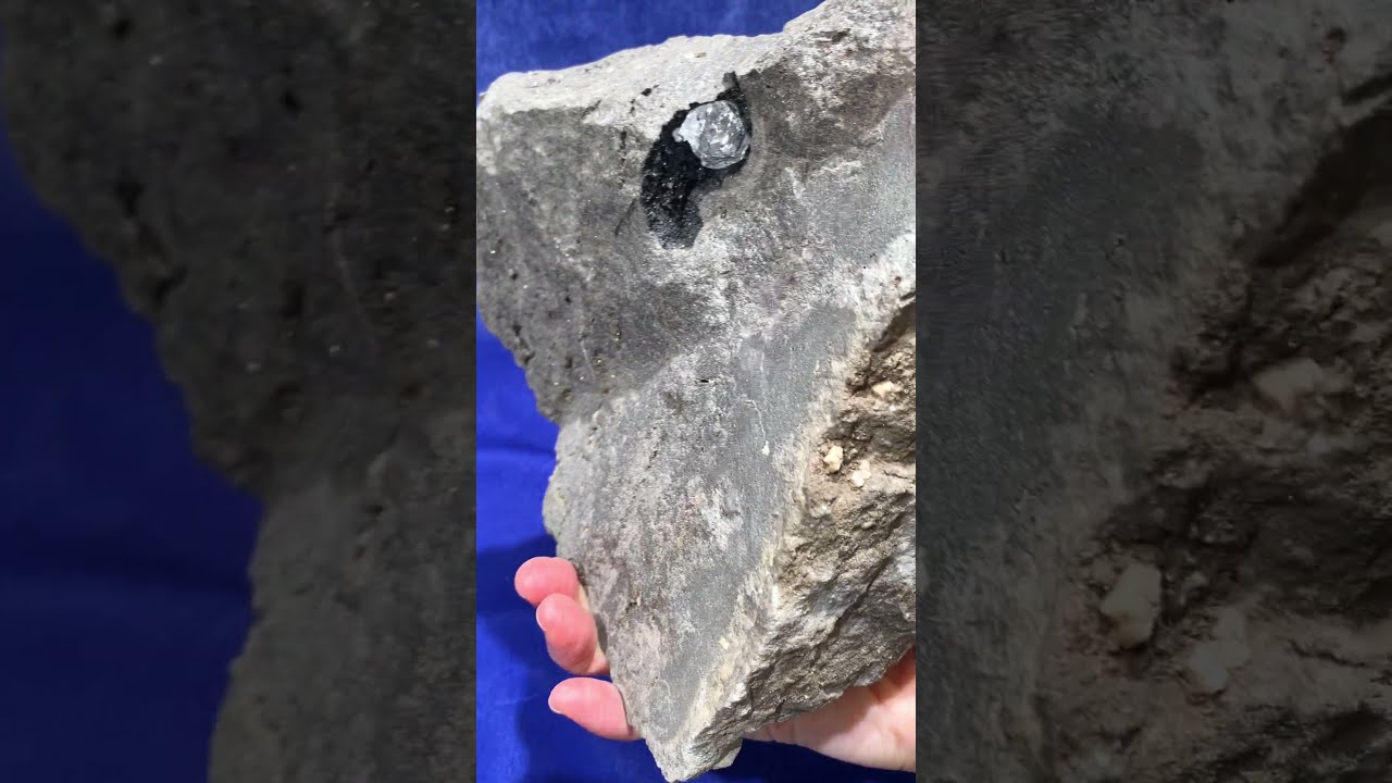ハーキマーダイヤモンド 母岩付き 原石 ニューヨーク産 両錐水晶