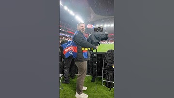 Can I Become a Pro Football Photographer? 📸