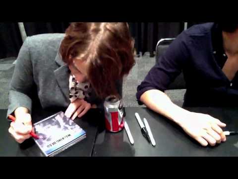 The Walking Dead Signing at 2011 NYCC