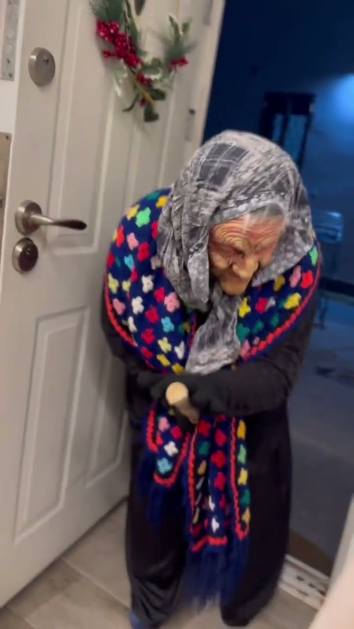 La Befana the Christmas Witch Arrives With Gifts || ViralHog