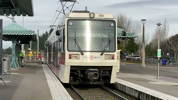 MAX Light Rail: Trains in North and East Portland ...