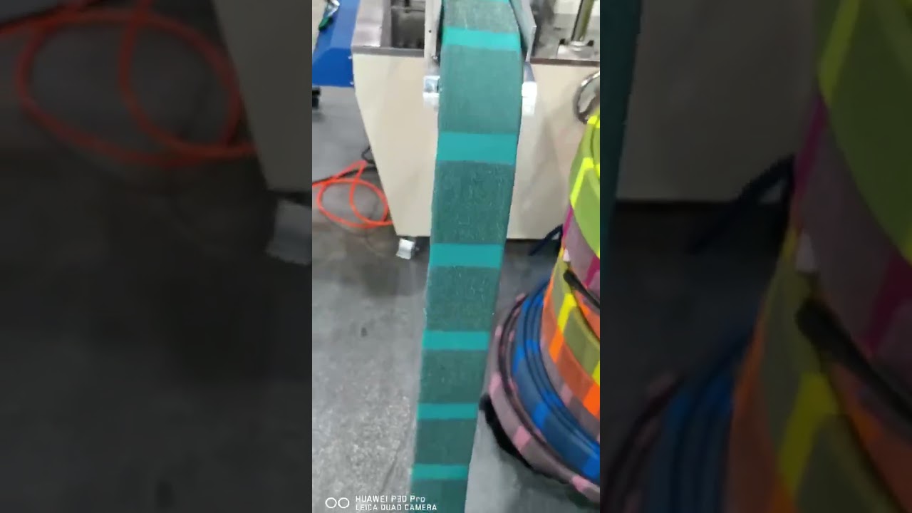 Ultrasonic welding machine for sponge scouring pads