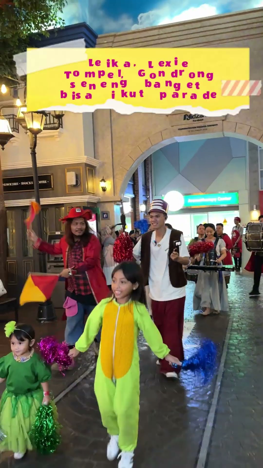 KEREN BANGET ? LEIKA PARADE DI KIDZANIA #leika #shots #viralvideo