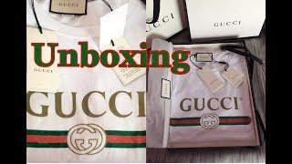 How to wear a vintage gucci logo t-shirt • The Fashion Fuse