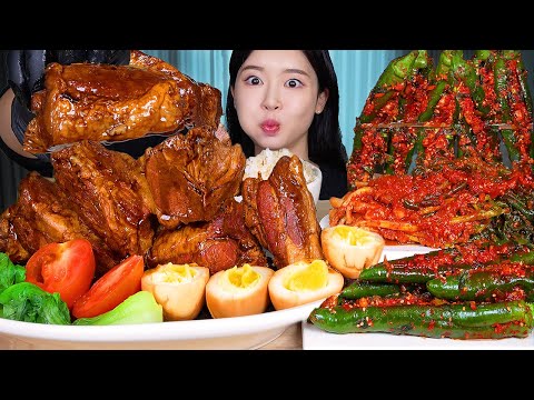 <strong>ASMR</strong> MUKBANG | 레좐드,, 통가브리살조림 🍖 (<strong>ft</strong>. 매운 고추김치 &amp; 파김치) 먹방! Braised Whole Pork Jowl &amp; Spicy Kimchi 🔥
