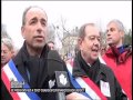 Manif pour tous cop inclus qui se contredit sur le mariage pour tous