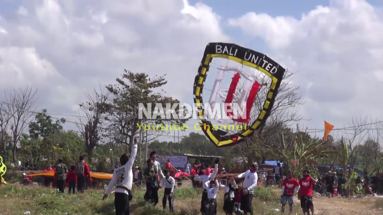  Layangan  Logo  Bali United YouTube