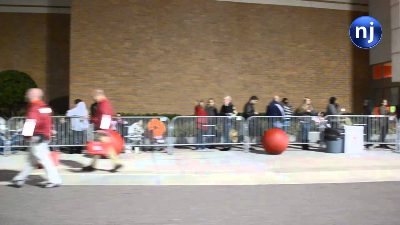 BlackFriday line at Hammock Landing's Target in West Melbourne YouTube