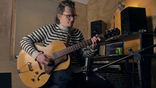 Improvisation On An Archtop Guitar Pickup Microphone