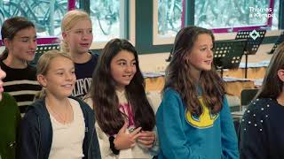 Juna laat zien hoe een schooldag eruitziet op het Thomas a Kempis College in Arnhem