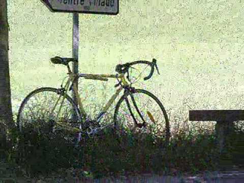 YVES MONTAND    à bicyclette