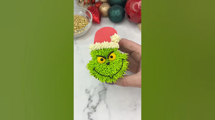 Grinchmas 💚❤️ #cakedbyrach #cakeart #cupcakes #thegrinch #christmas #christmasbaking #shortsfeed