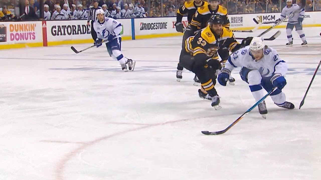 Brayden Point almost went yard there. ⚾ #StanleyCup 🇺🇸: @nhlonnbcsports  🇨🇦: @sportsnet