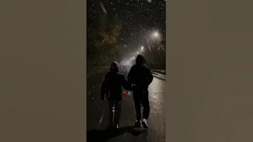 شلون عن عيني تغيب وانت لجروحي طبيب 