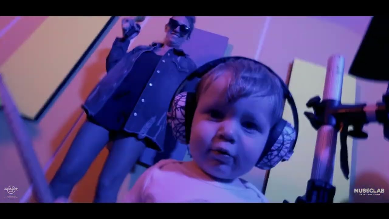 Official Music Video Ice Ice Baby (Family Edition)