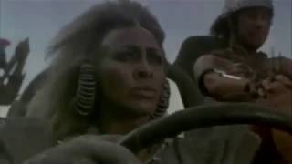 Лучшие фильмы 80-х Безумный Макс 3 Под куполом грома 1985