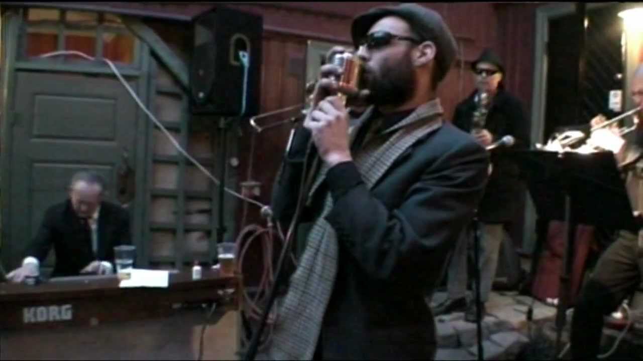 Assista a The Phantoms - "Equalizer" (live) no YouTube Assista a The Phantoms - "Equalizer" (live) no YouTube