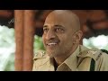 اهل منطقه عايشين فى حالهم ولكن كتيير طمعنين ف ارضيهم ميعرفوش ان وسطهم وحش مهين محافظ عليهم