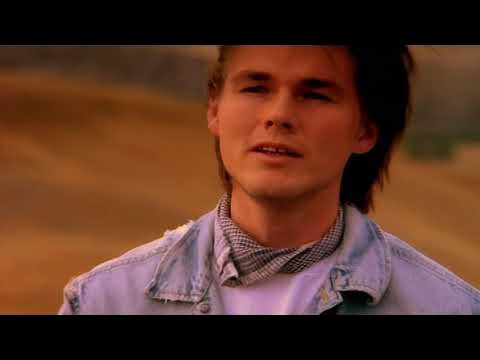 A-ha crying in the rain. A-ha crying in the rain обложка. Группа аха дождь. A-ha crying in the rain. Группа аха дождь.